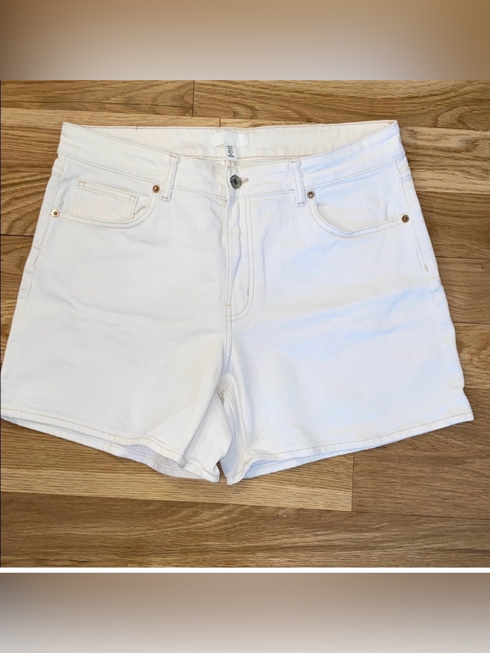 H&M Women's Off-White Jean Shorts size 14